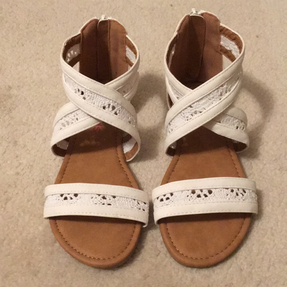 NWT I love yo kids Sandals Size 3 Youth